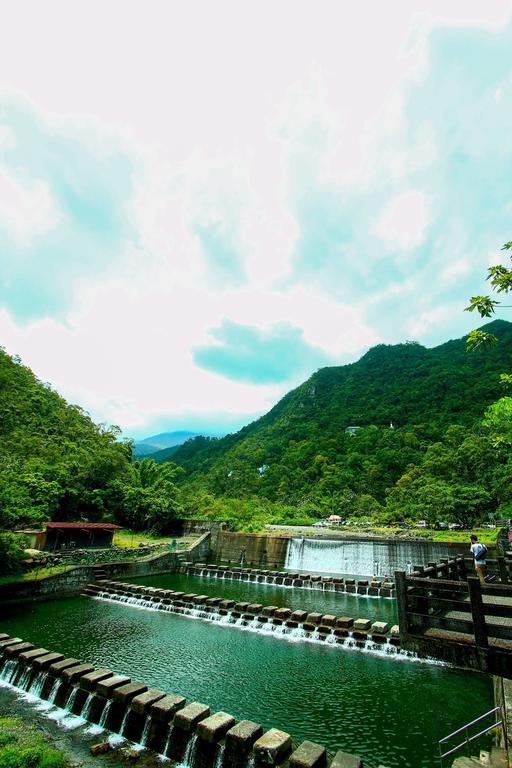 Natural Essence Of Hot Spring Джиаоси Екстериор снимка